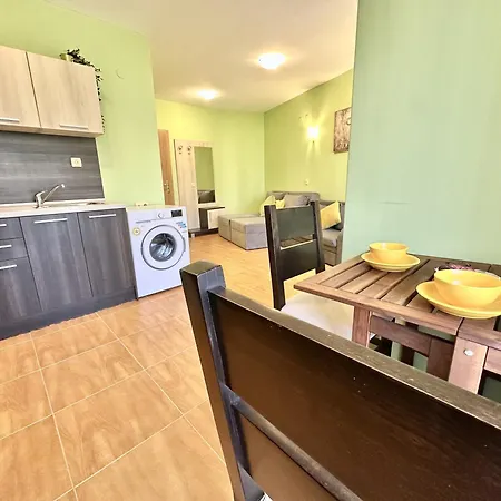 Paradise Dreams Menada סבטי ולאס